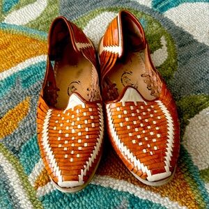 Men’s closed toe sandal